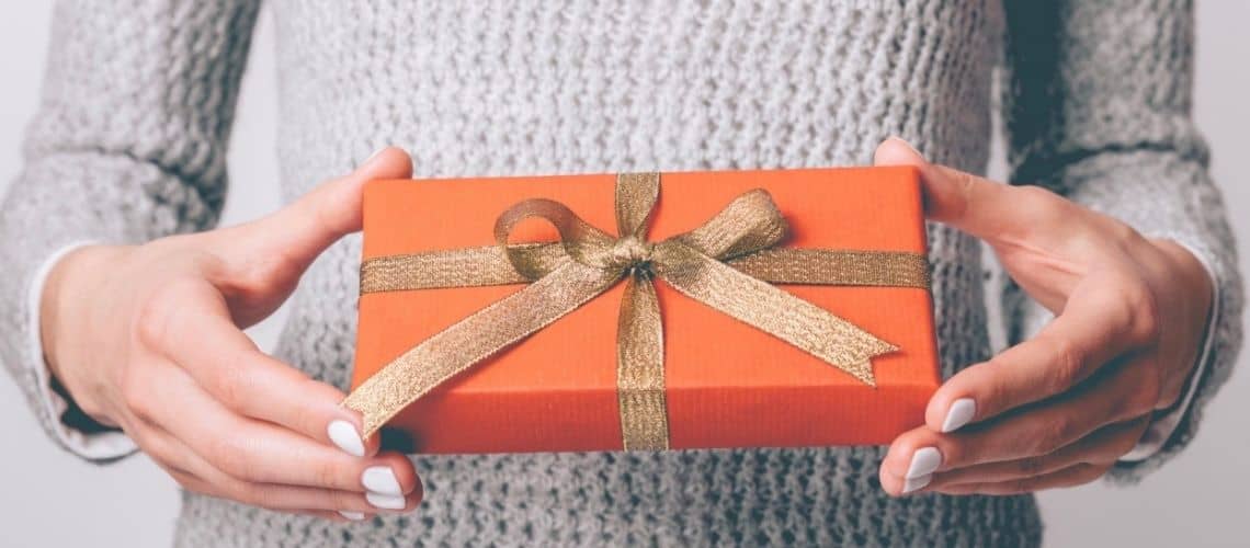 Eight Gift Ideas for Remote Employees to Work Smoothly - oakter