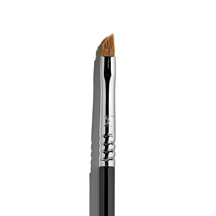 E06 Winged Liner™ Brush by Sigma Beauty