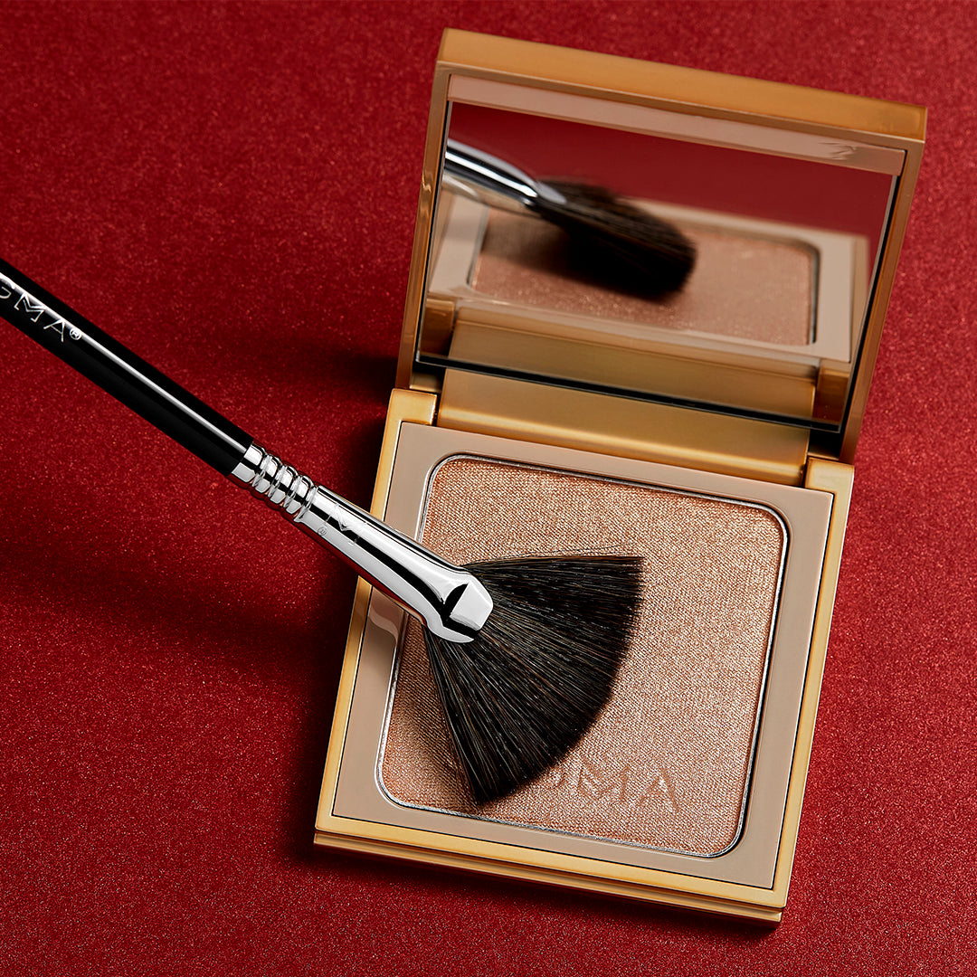 F42 Strobing Fan™ Brush by Sigma Beauty