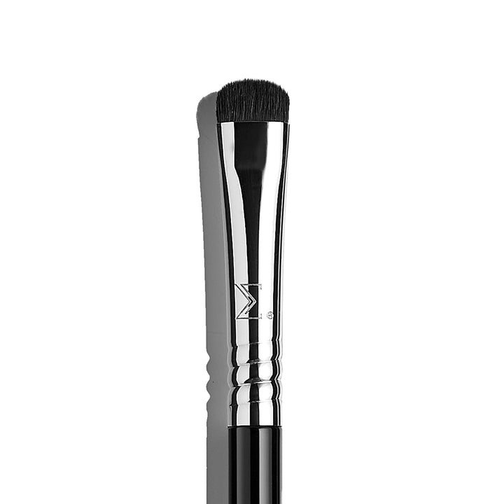 E20 Short Shader Brush by Sigma Beauty