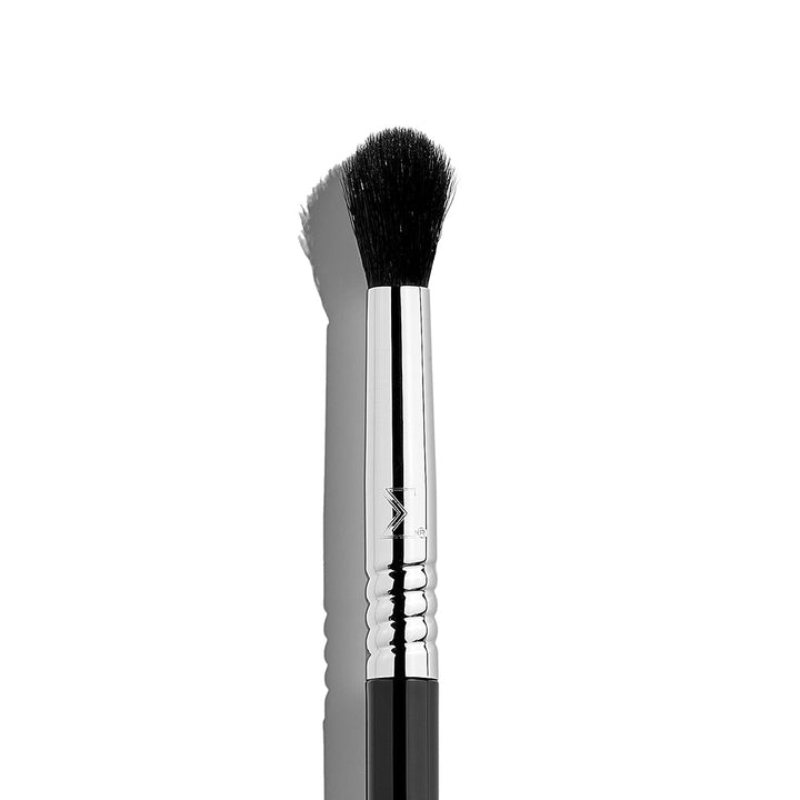 E38 Diffused Crease™ Brush by Sigma Beauty