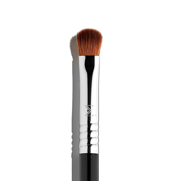 E54 Medium Sweeper™ Brush by Sigma Beauty