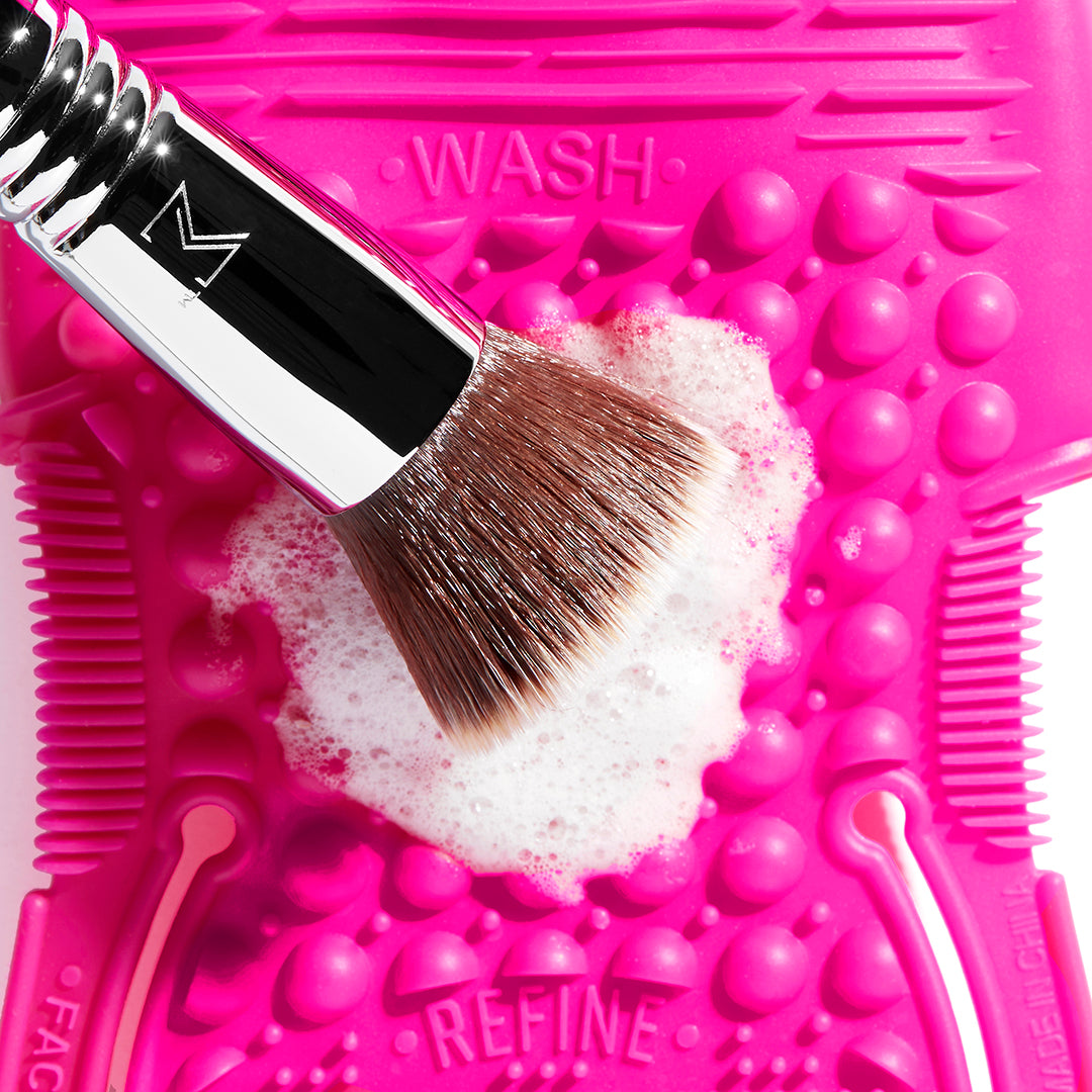 Sigma Spa® Express Brush Cleaning Glove