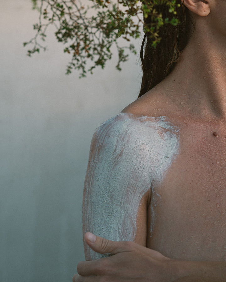 Seaweed Body Scrub by WONDER VALLEY
