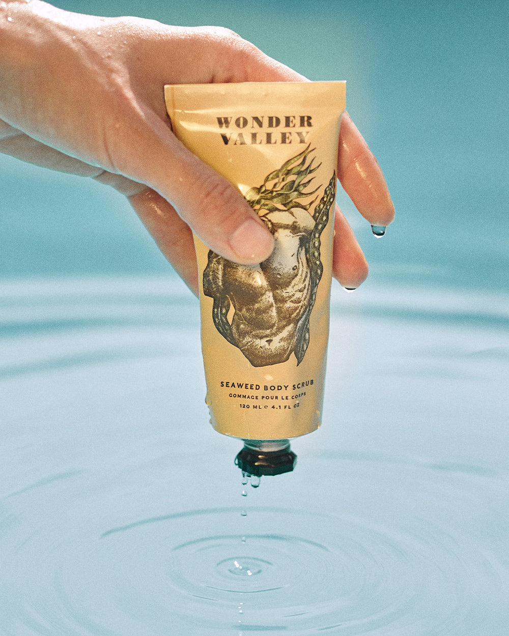Seaweed Body Scrub by WONDER VALLEY